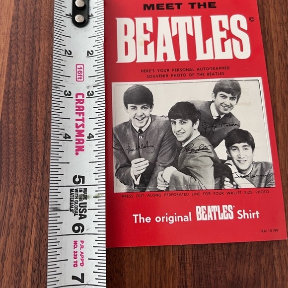 RARE- 1964 MEET THE BEATLES SIGNED SOUVENIR PHOTO CARDBOARD - RN15199 - Picture 5 of 6